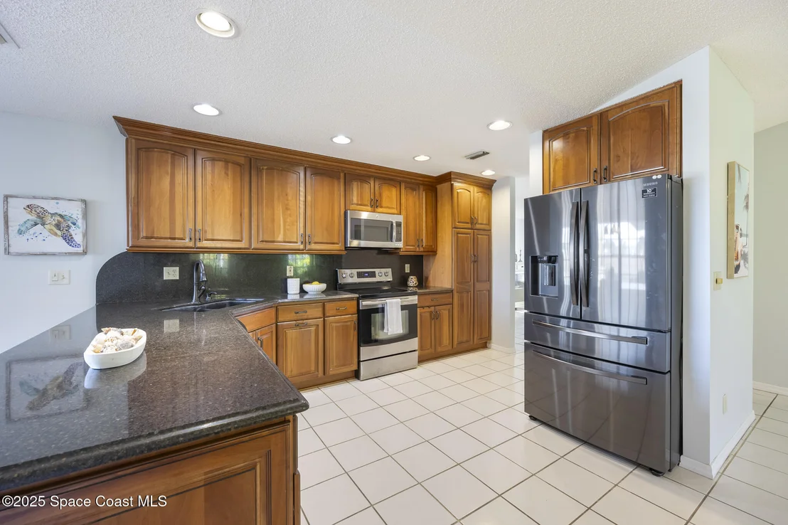 Photo of 897 Champion Drive NE