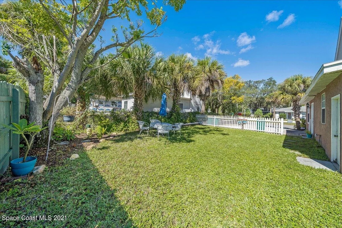 Photo of 1800 Pineapple Avenue