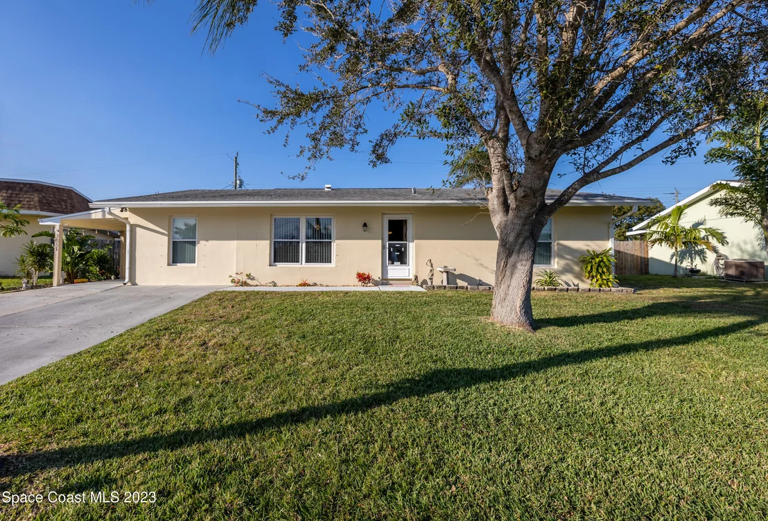 Photo of 3051 Edgewood Drive NE