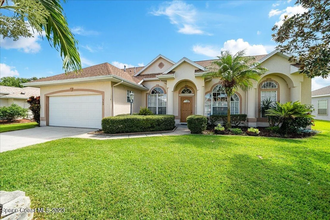 Photo of 369 Lake Victoria Circle