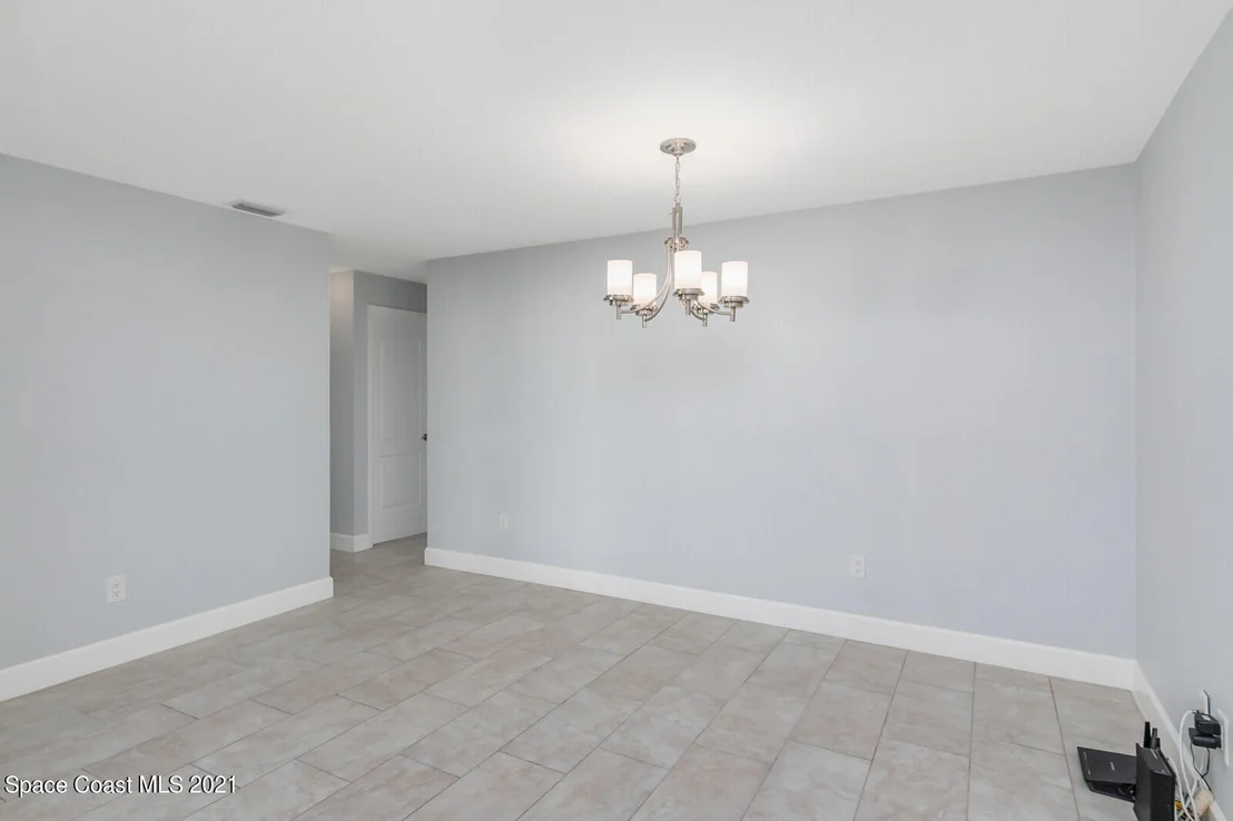 Photo of 991 Pineland Drive
