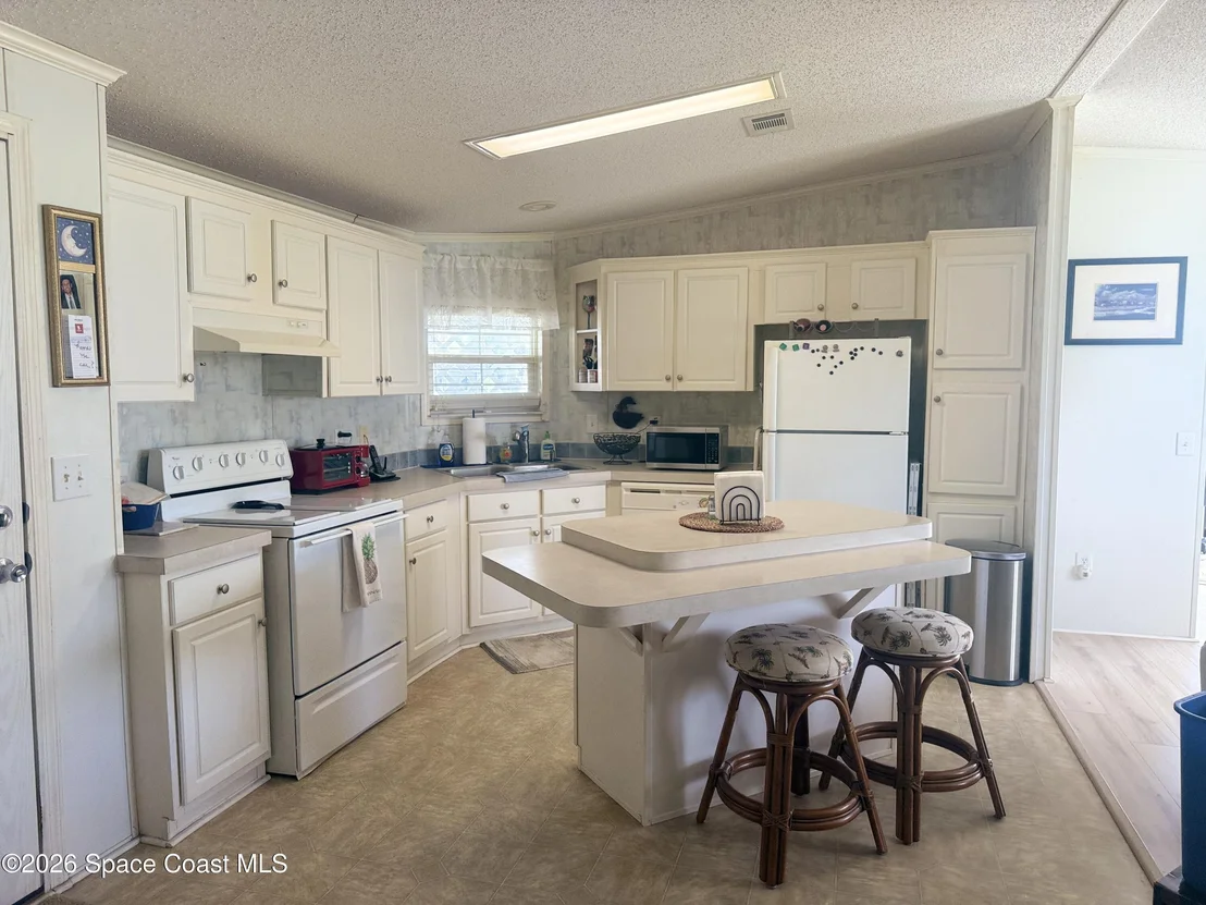 Photo of 903 Vireo Drive