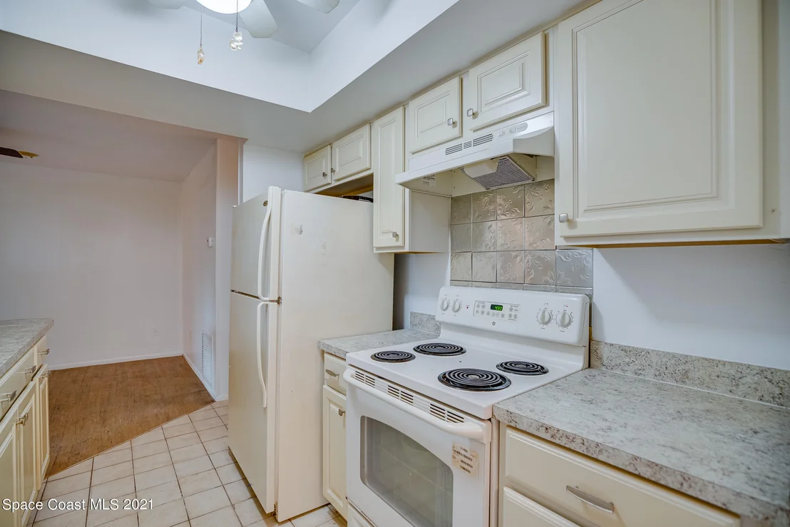 Photo of 838 Knecht Road NE
