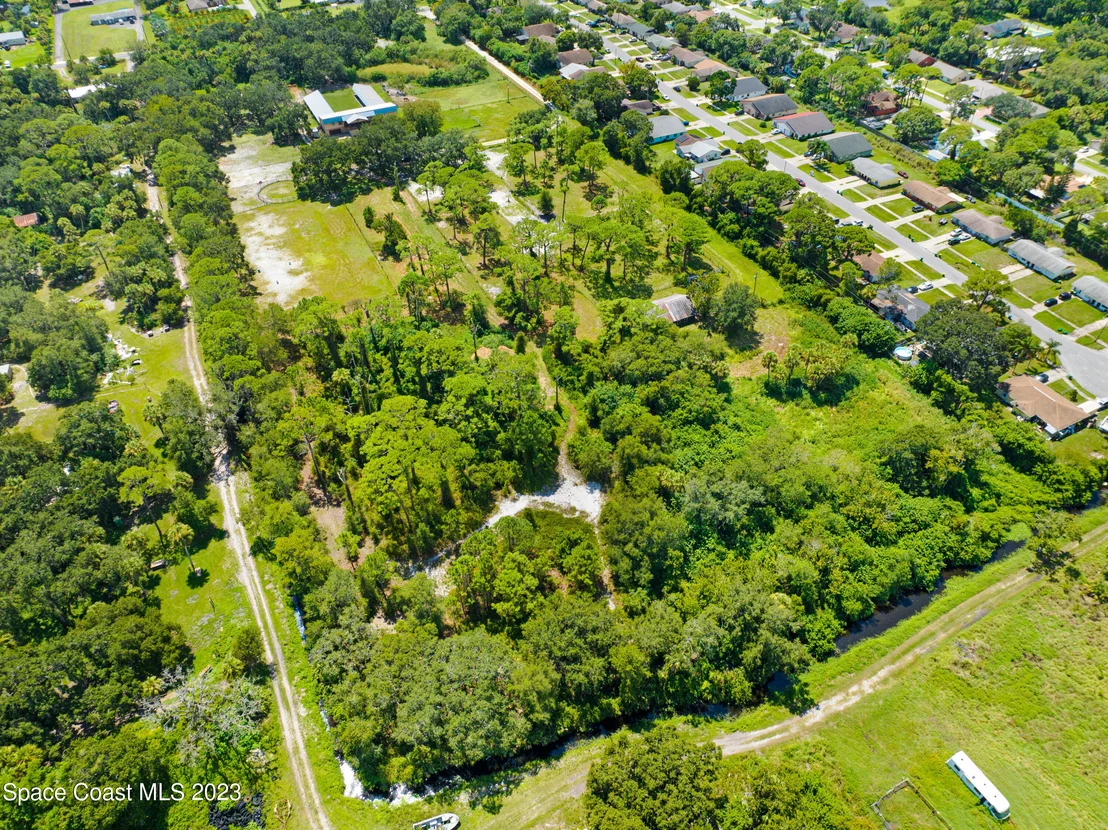 Photo of 2150 Lake Drive