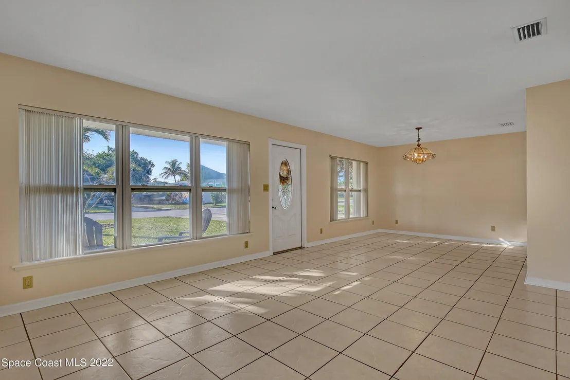 Photo of 185 Herron Drive
