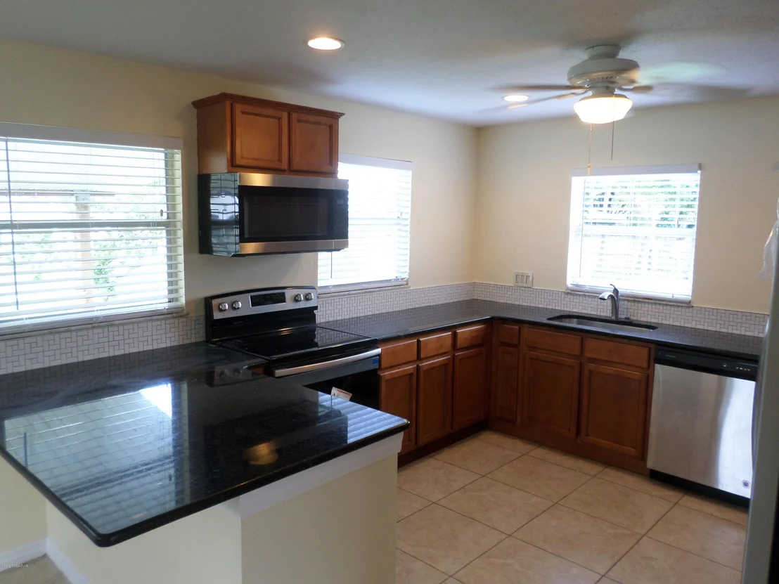 Photo of 1048 Illinois Road