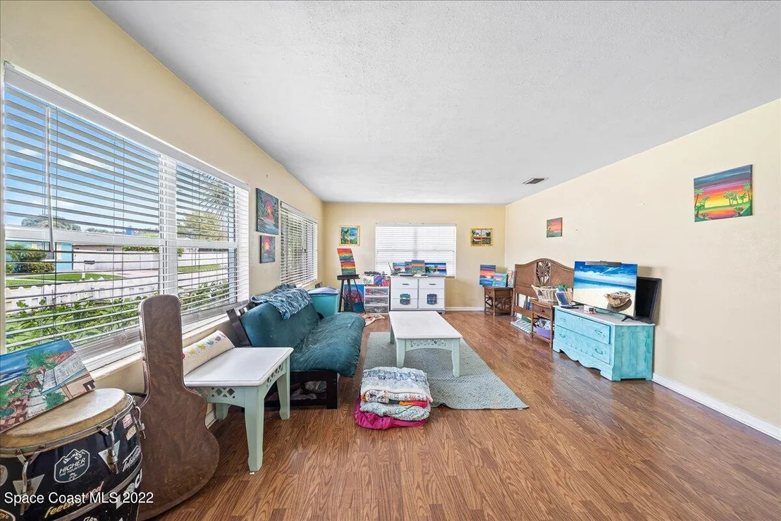 Photo of 1057 Riverdale Drive