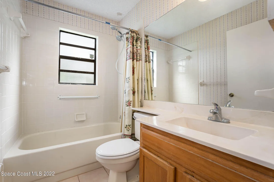 Photo of 299 Eldron Boulevard SE