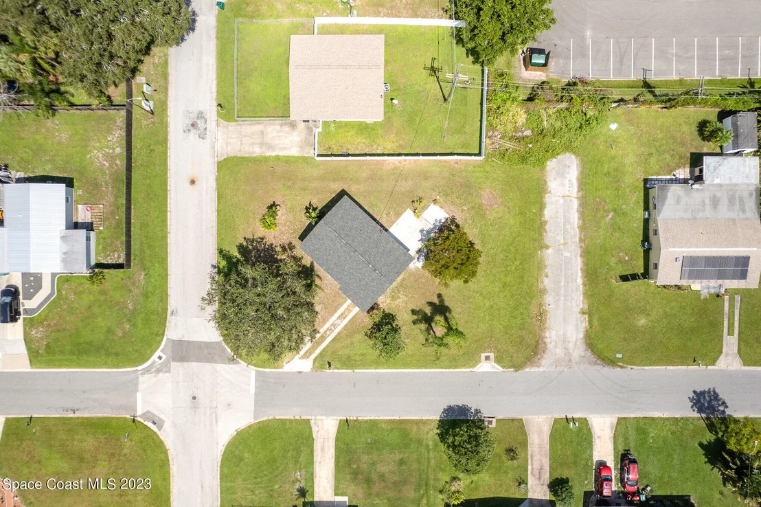 Photo of 4075 Robinhood Drive
