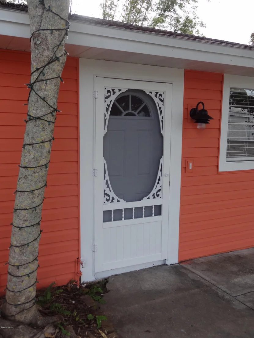 Photo of 1097 Riverdale Drive