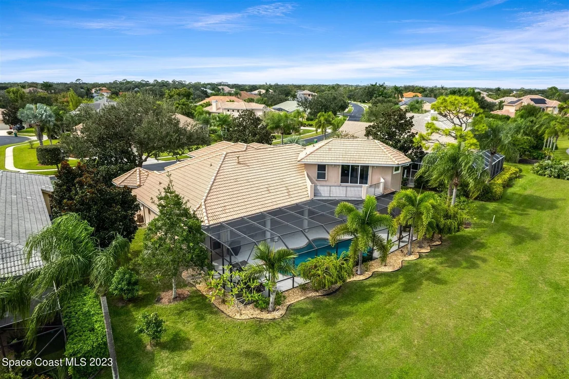 Photo of 915 Chatsworth Drive