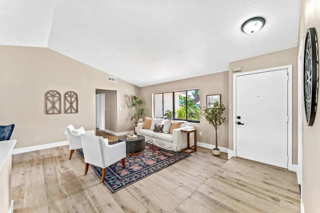 Photo of 4695 Robert Street