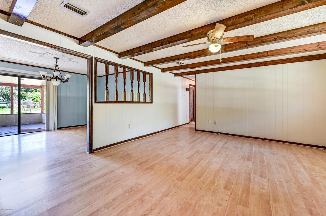 Photo of 6050 Mangrove Street