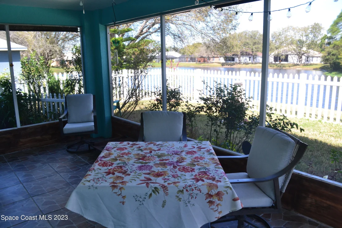 Photo of 834 Honeysuckle Drive