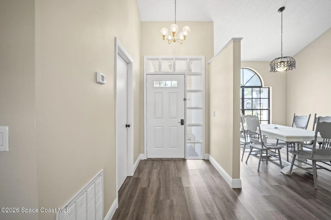 Photo of 894 Jamestown Drive
