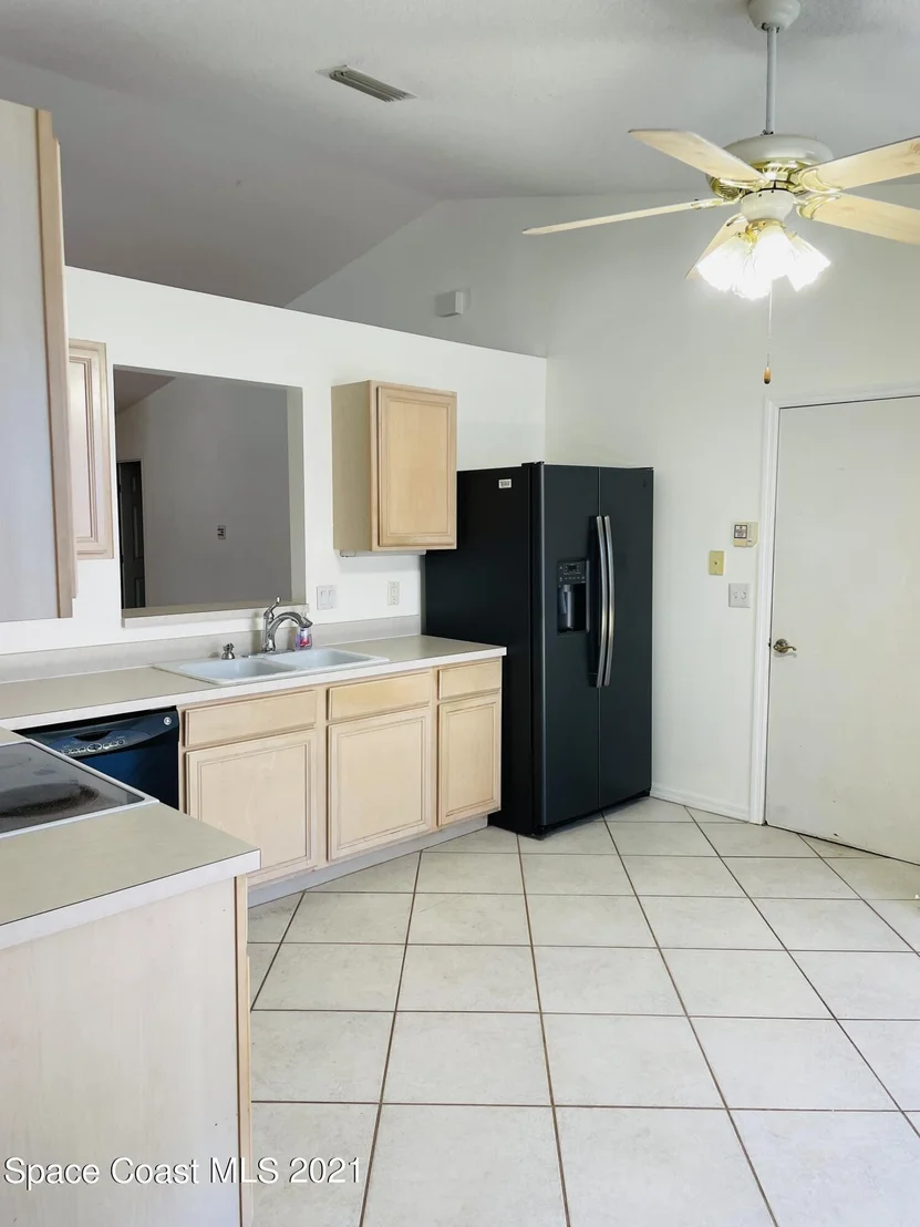 Photo of 652 Seven Gables Circle SE