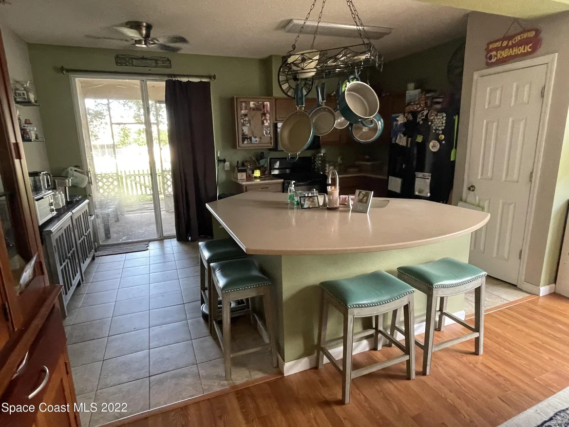 Photo of 985 Riviera Point Drive