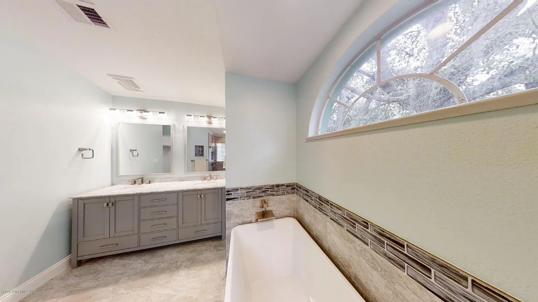 Photo of 925 Pelican Lane