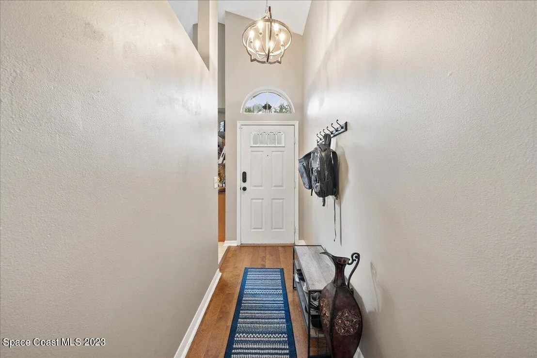 Photo of 914 Free Way