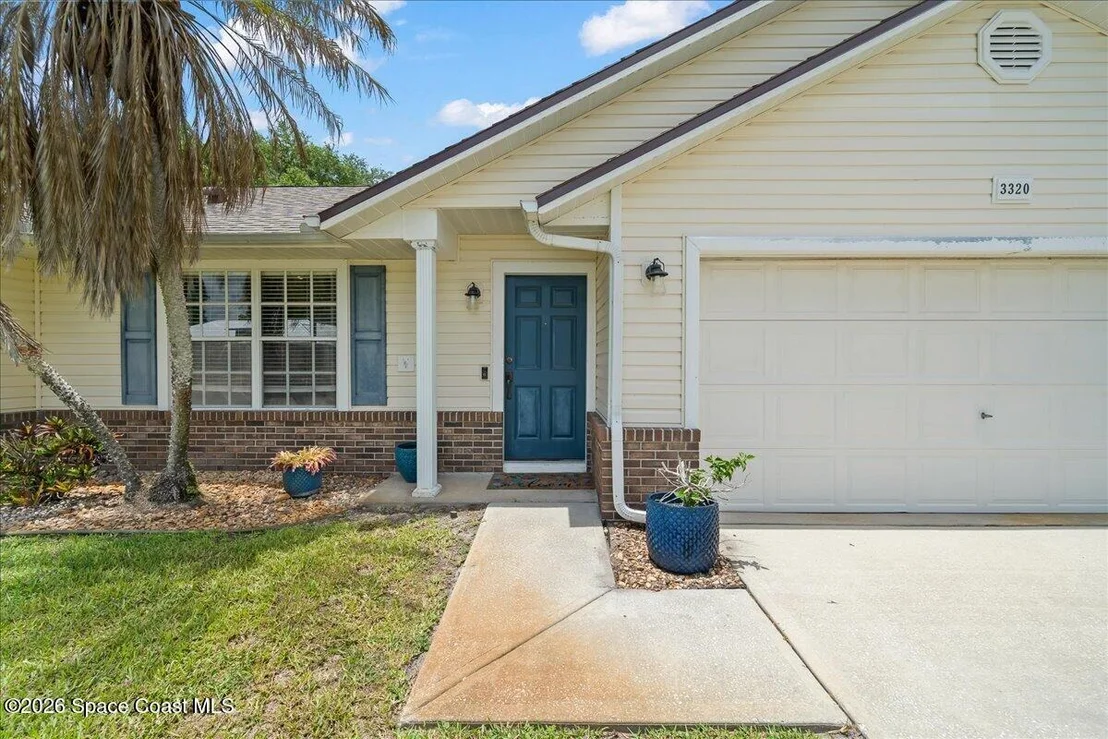 Photo of 3320 Lakeview Circle