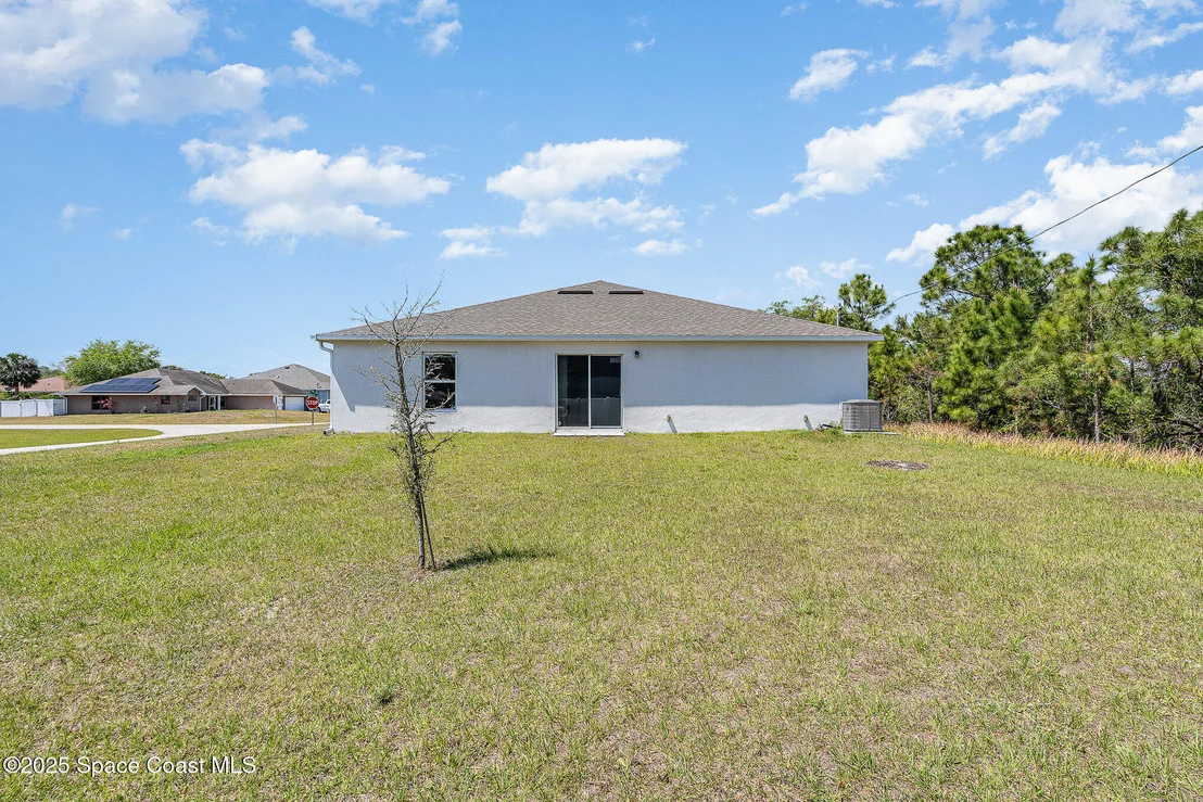 Photo of 2359 Fallkirk Avenue