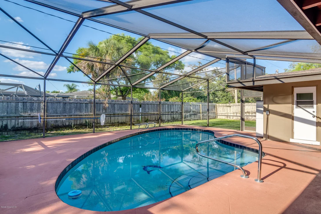 Photo of 306 N Roundtree Drive N