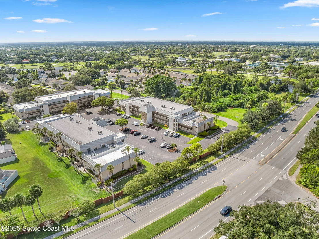 Photo of Unit 1218 at 305 Tangle Run Boulevard