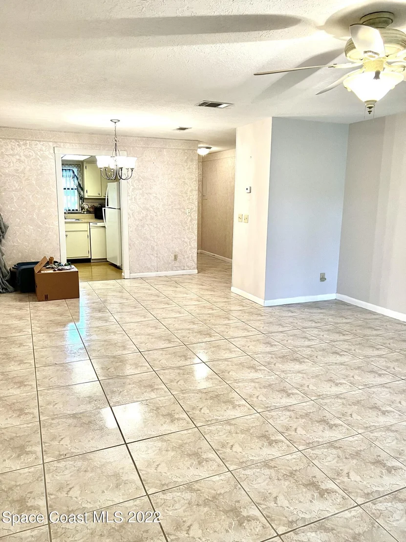 Photo of Unit 921 at 2345 Golf Lake Circle