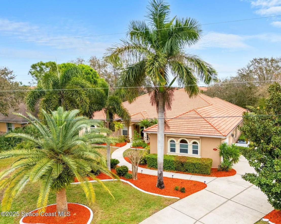 Photo of 4443 Long Lake Road