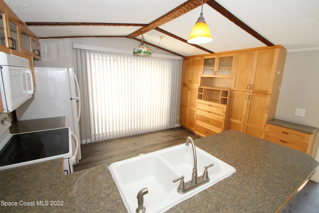 Photo of 2535 Haverhill Road NE