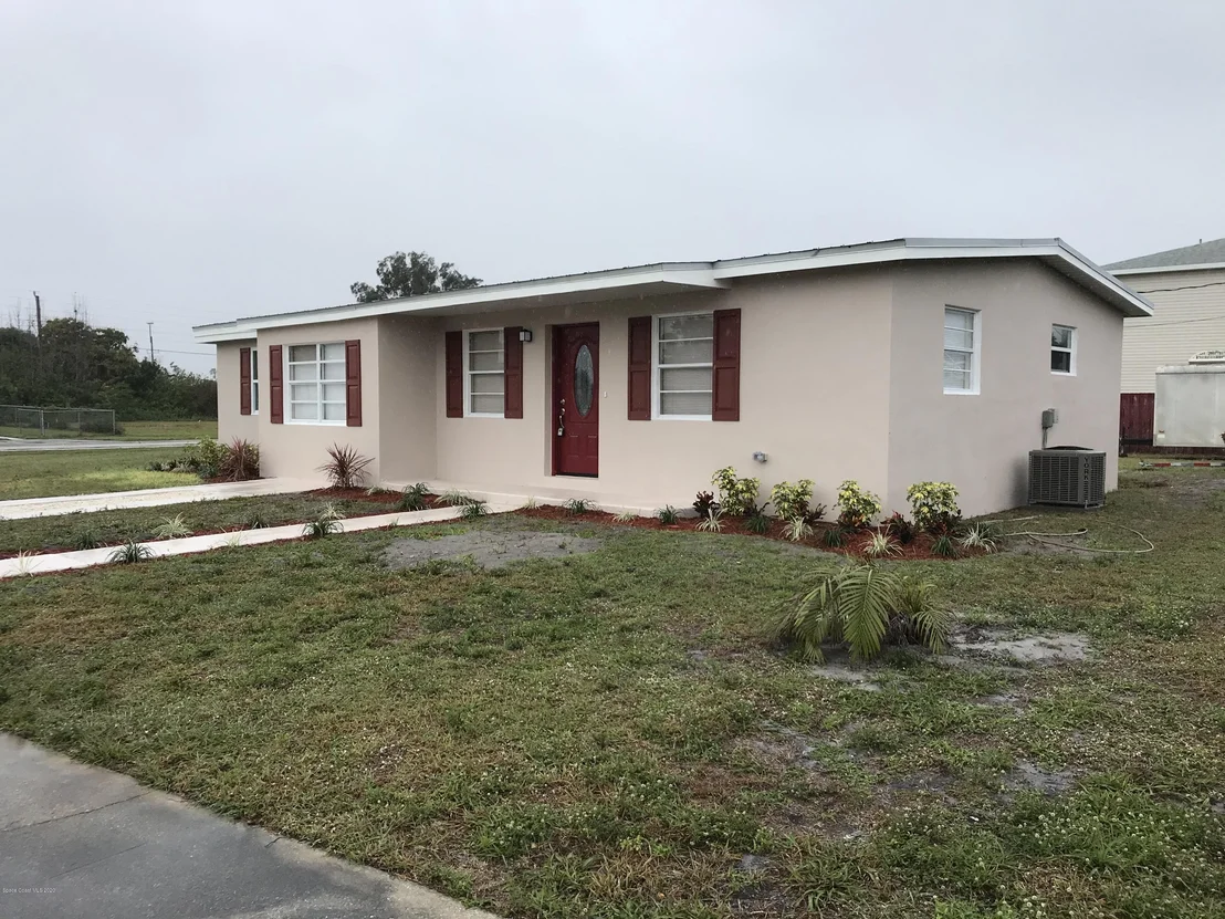 Photo of 3201 Ideal Avenue NE