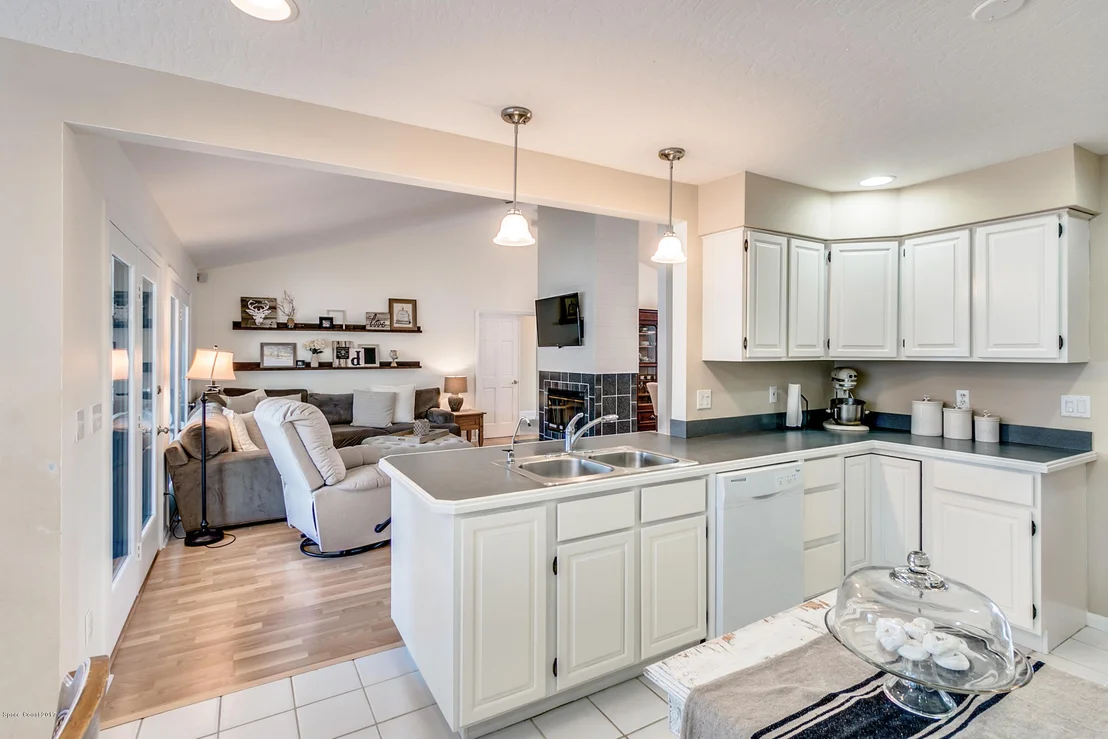 Photo of 902 Whisperpine Drive