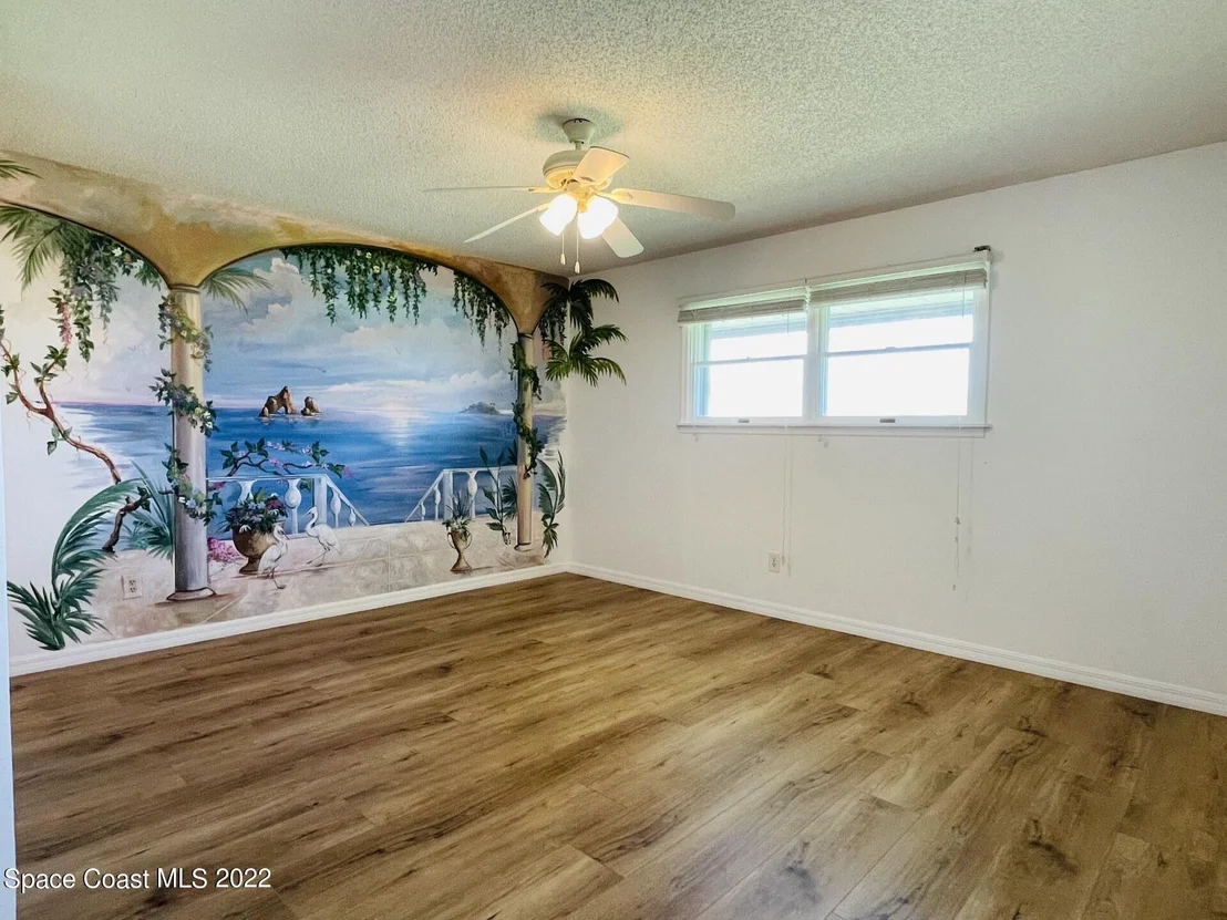 Photo of 216 Chalet Avenue