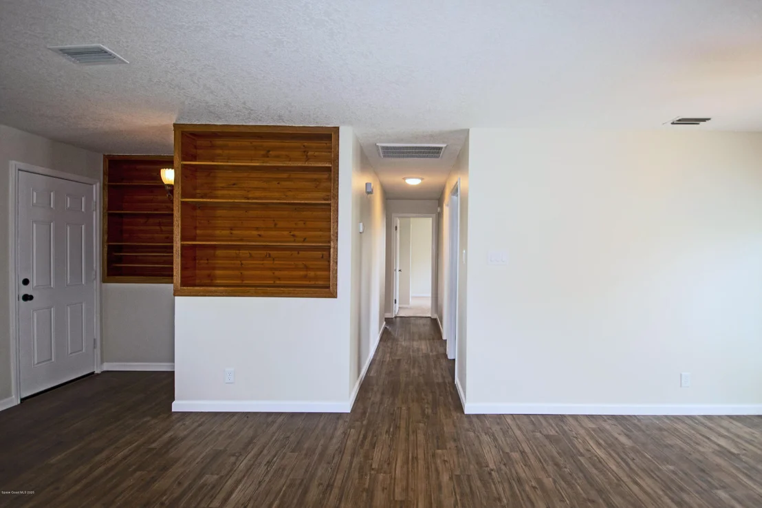 Photo of 401 Paul Washington Place