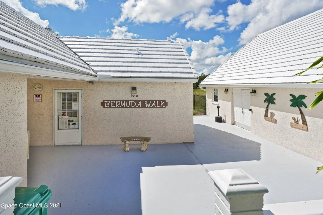 Photo of 1098 Goldenrod Circle NE