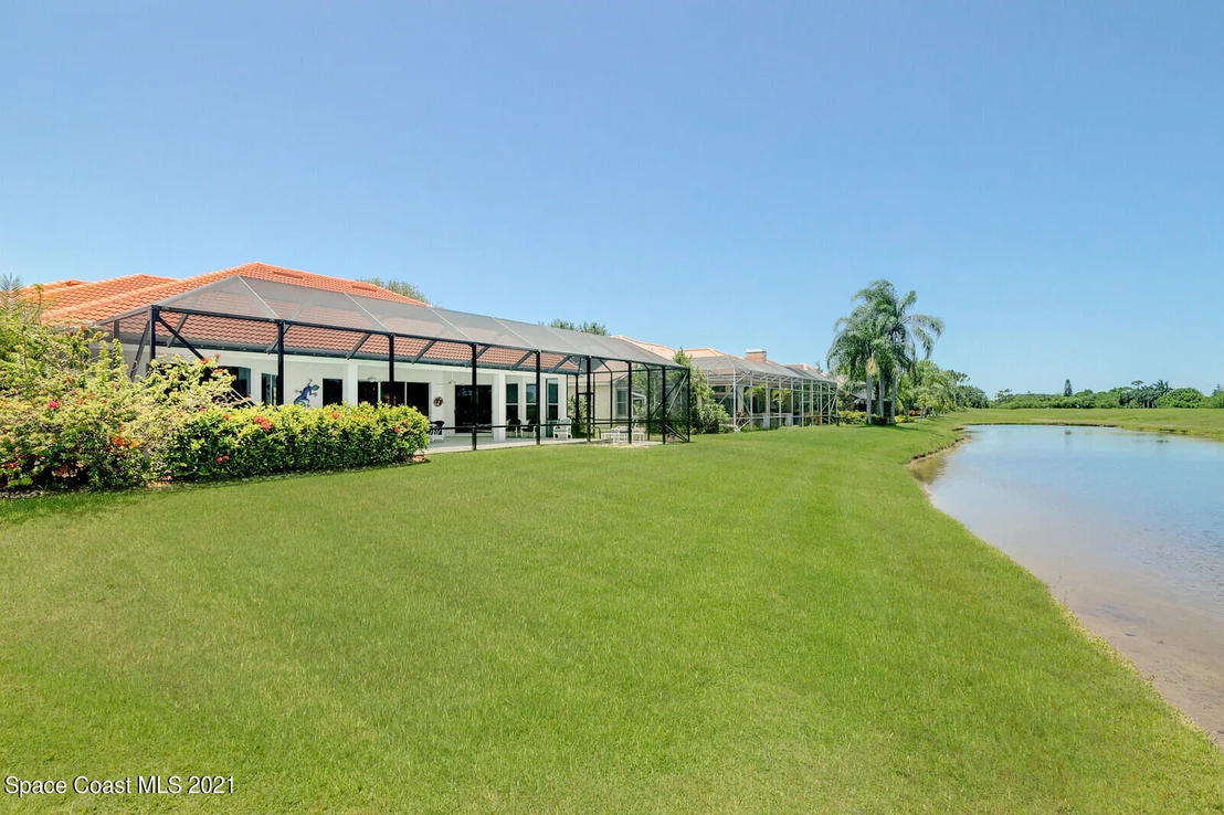 Photo of 955 Chatsworth Drive