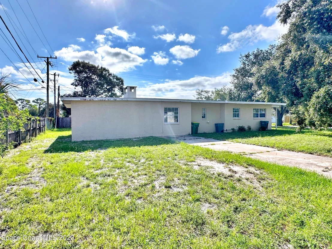 Photo of 1802 Cambridge Drive