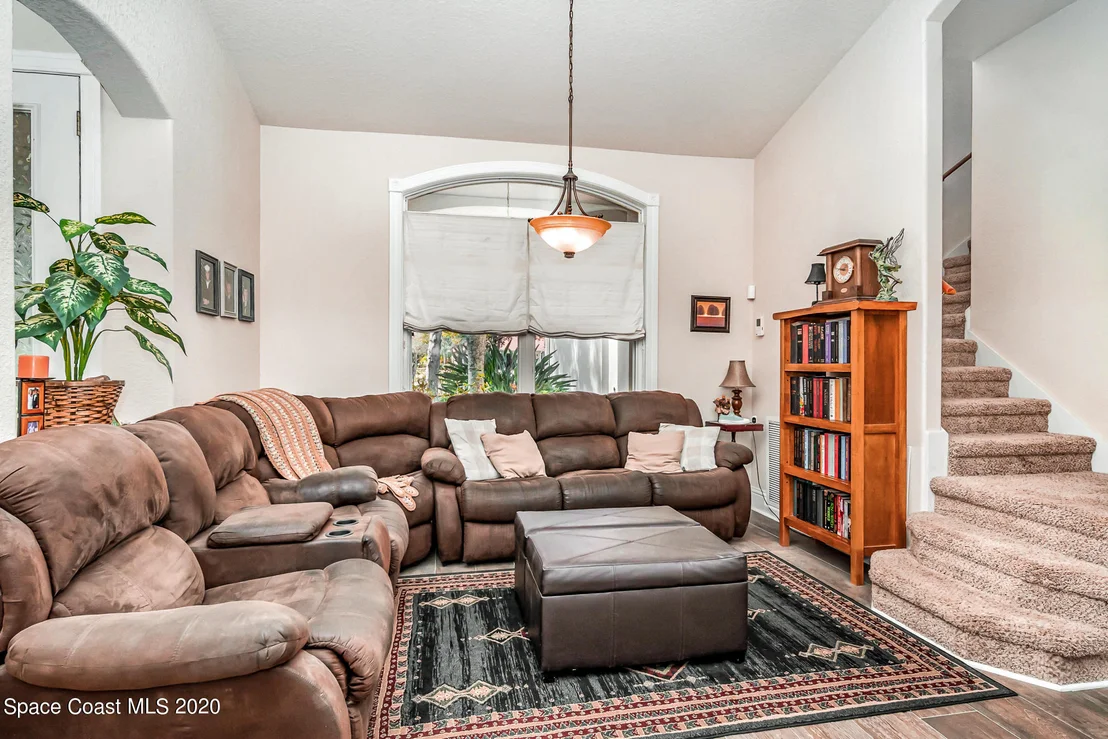 Photo of 4333 Long Lake Road