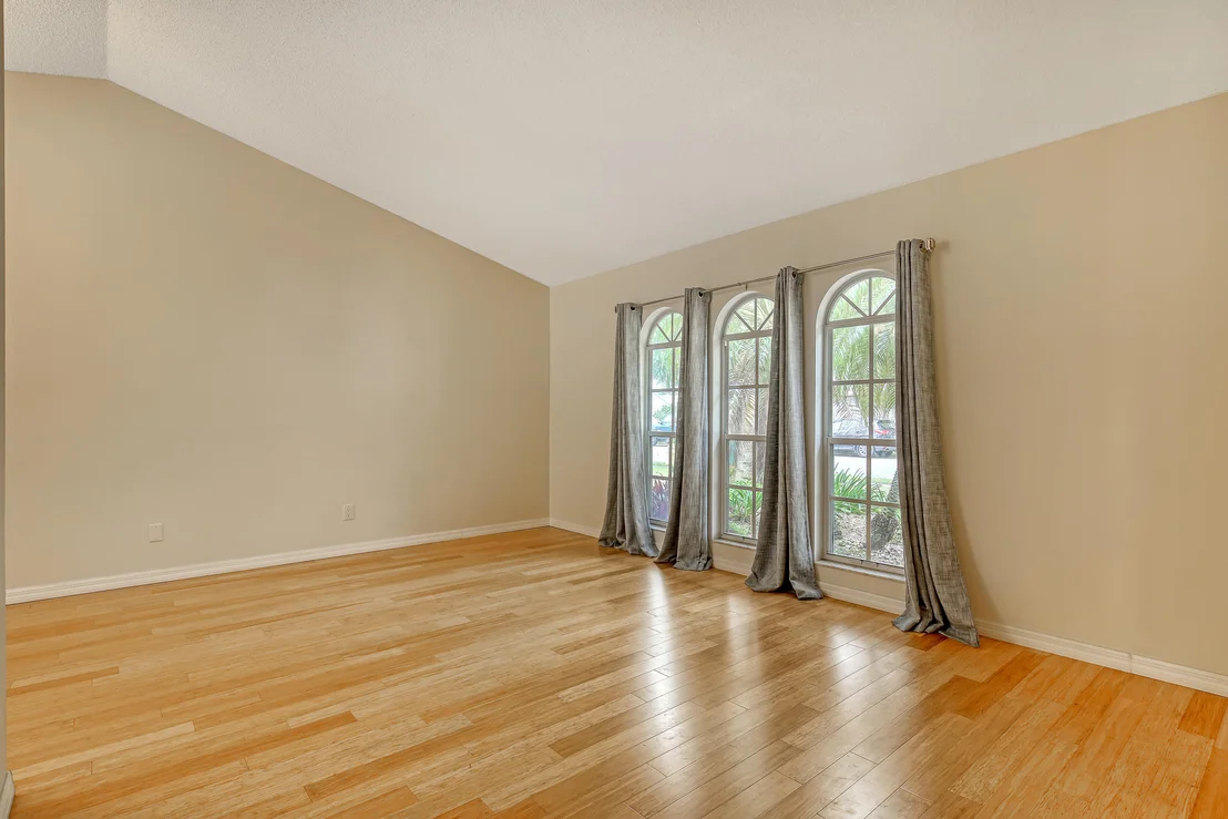 Photo of 649 Sandpiper Circle