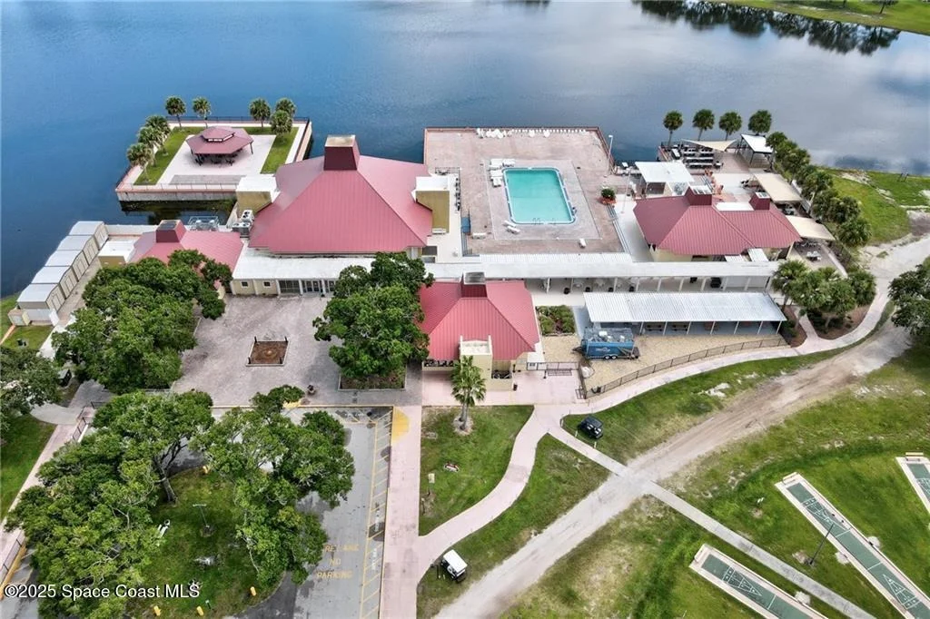 Photo of 729 Gladiolus Drive
