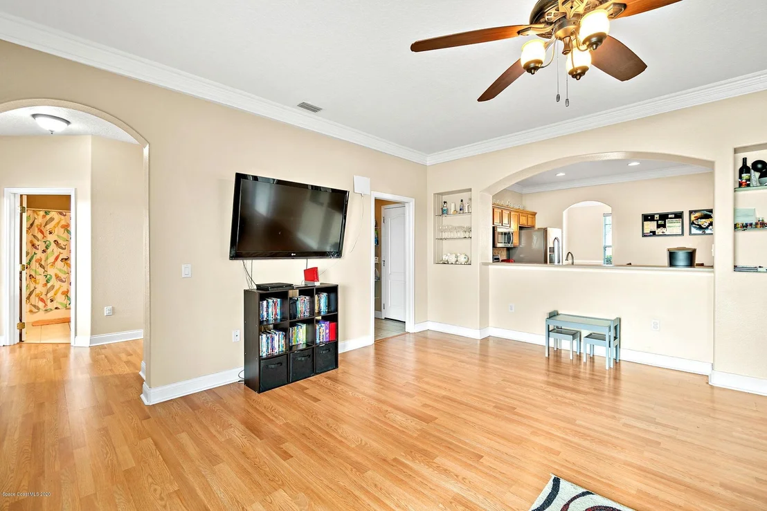 Photo of 1541 Bridgeport Circle