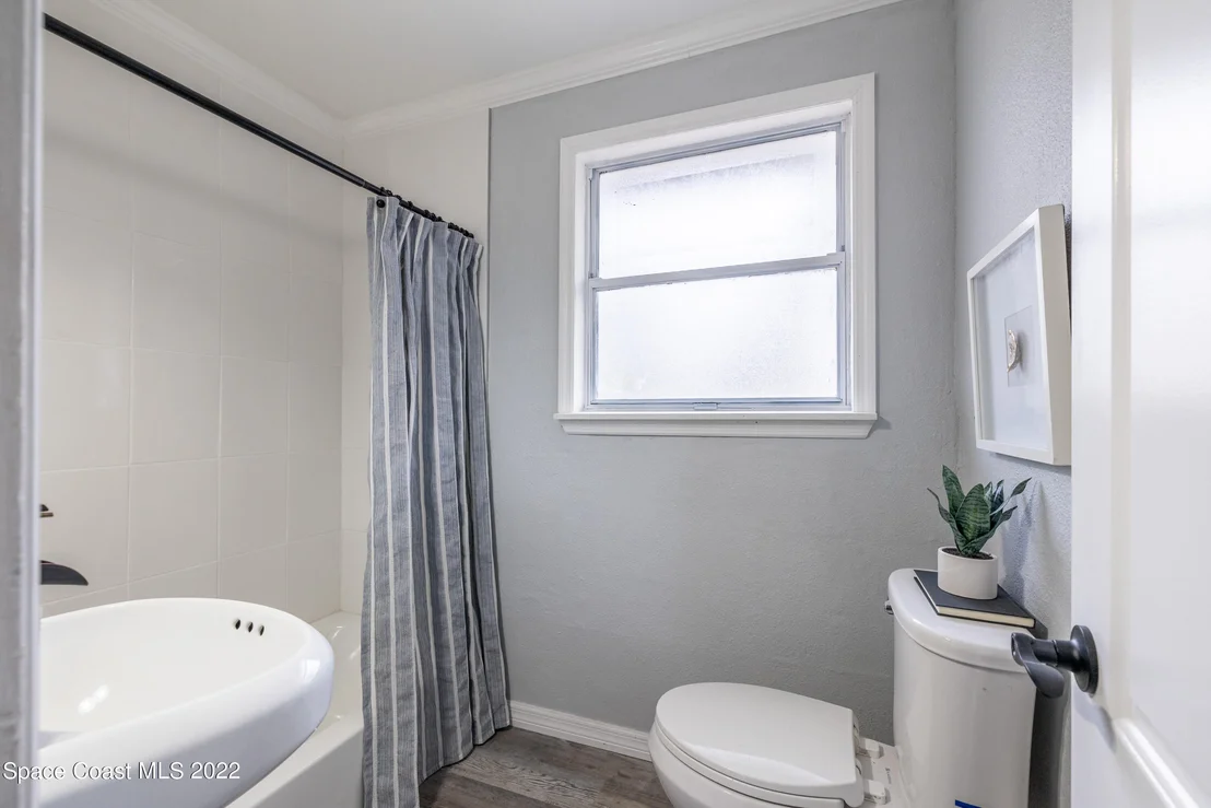 Photo of 1047 Myrtle Lane
