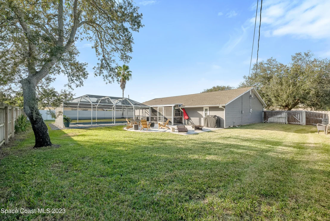 Photo of 2624 School Drive NE