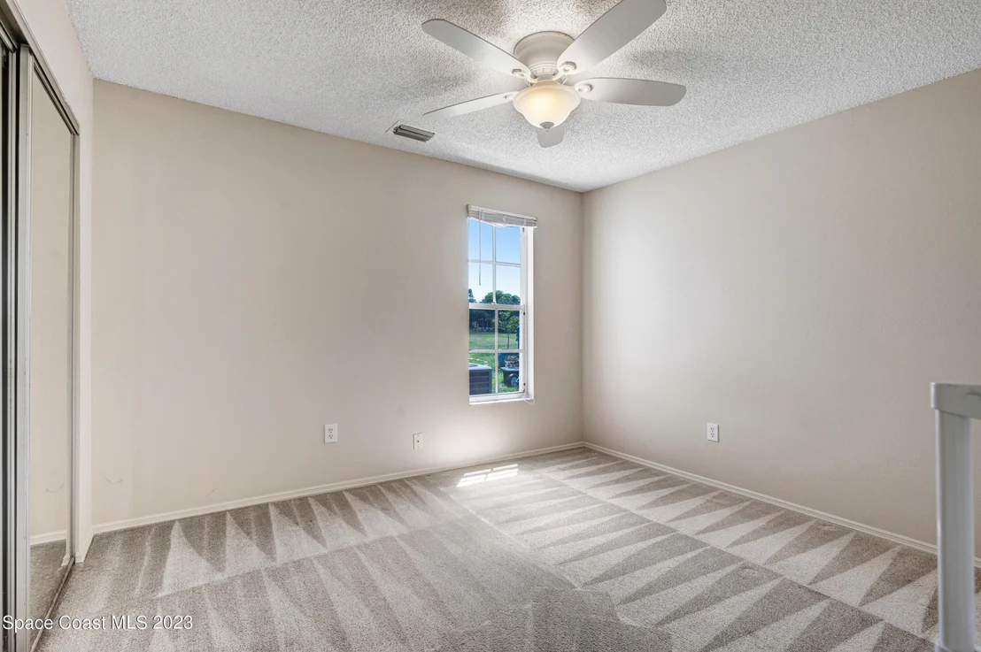 Photo of 963 Wateroak Drive NE