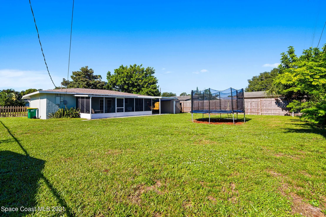 Photo of 2290 Warwick Road