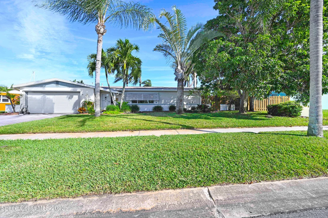 Photo of 405 Thrush Drive