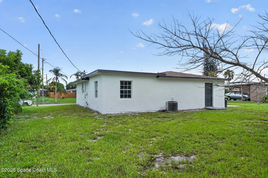 Photo of 774 Hampton Drive NE