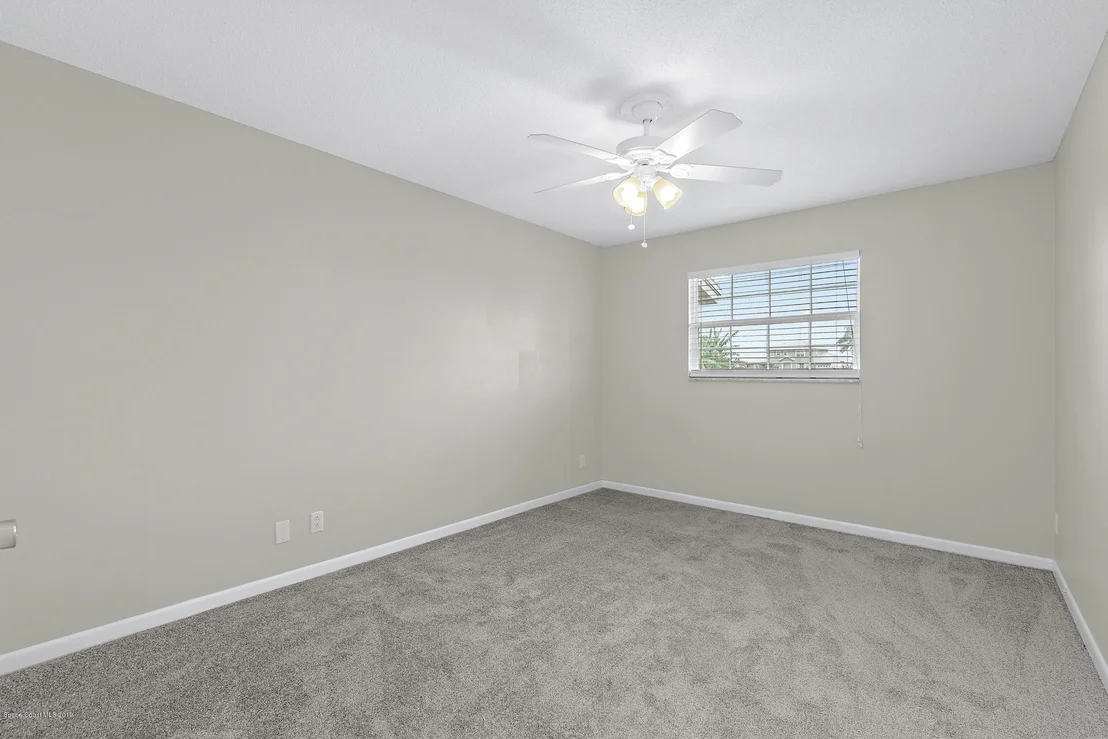Photo of 818 Heron Road