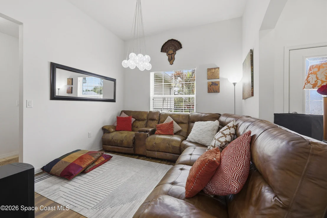 Photo of 1121 Morgan Circle NE