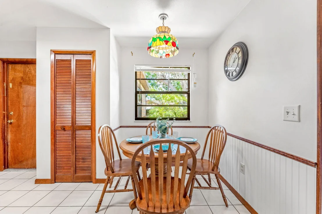 Photo of 877 Yellow Pine Avenue